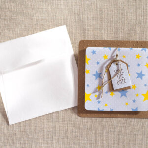 Προσκλητήριο Βάπτισης Αστέρια Γαλάζια-Κίτρινα