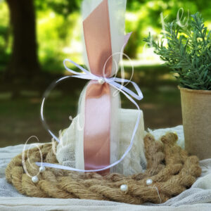 Μπομπονιέρα γάμου με κορδέλα σάπιο μήλο και πέρλα