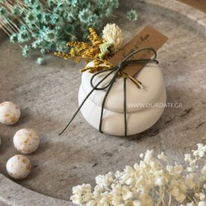 Μπομπονιέρα Μπιζουτιέρα Macaron Εκρού με Αποξηραμένα