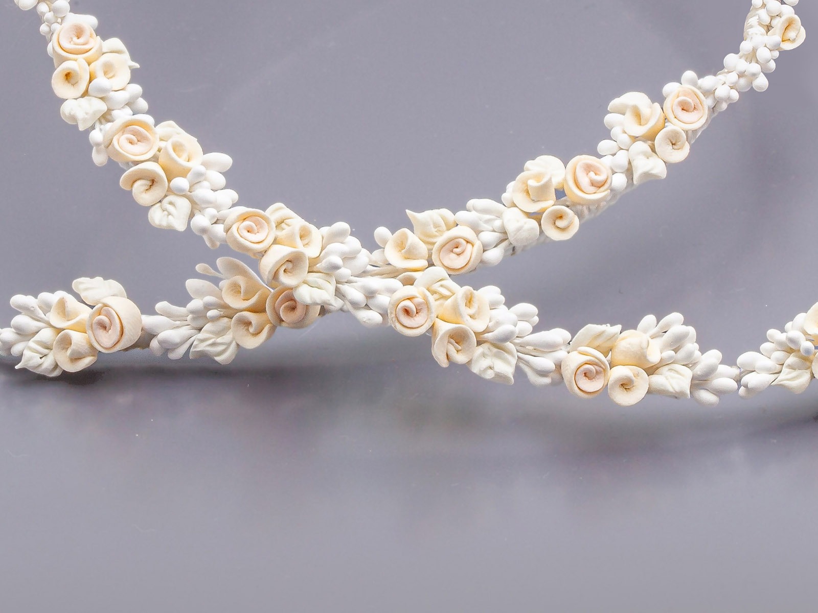 Στέφανα Γάμου Πορσελάνινα σε Λευκή και Ιβουάρ Απόχρωση - Image 2