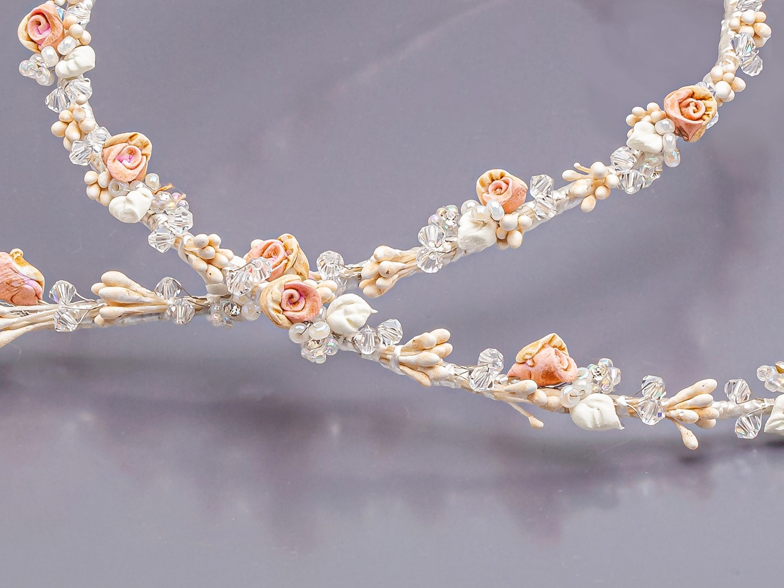 Στέφανα Γάμου Πορσελάνινα Σωμόν Άνθη και Swarovski - Image 2