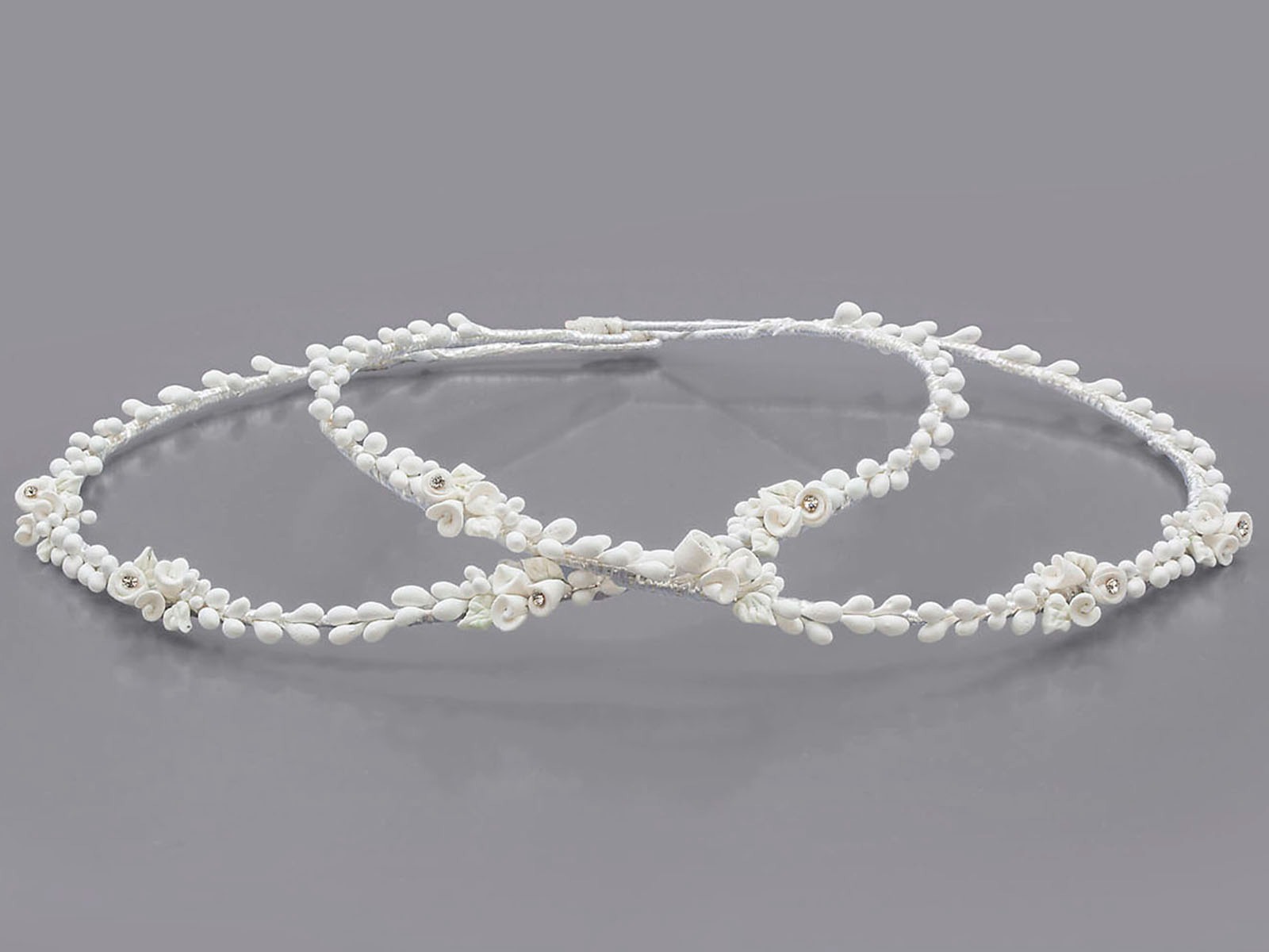 Στέφανα Γάμου Πορσελάνινα με Λευκά Άνθη και Strass